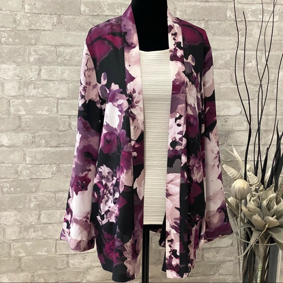 le chateau Tops - 🥥2/$30 🆕 Le Chateau Purple Floral Kimono NWT